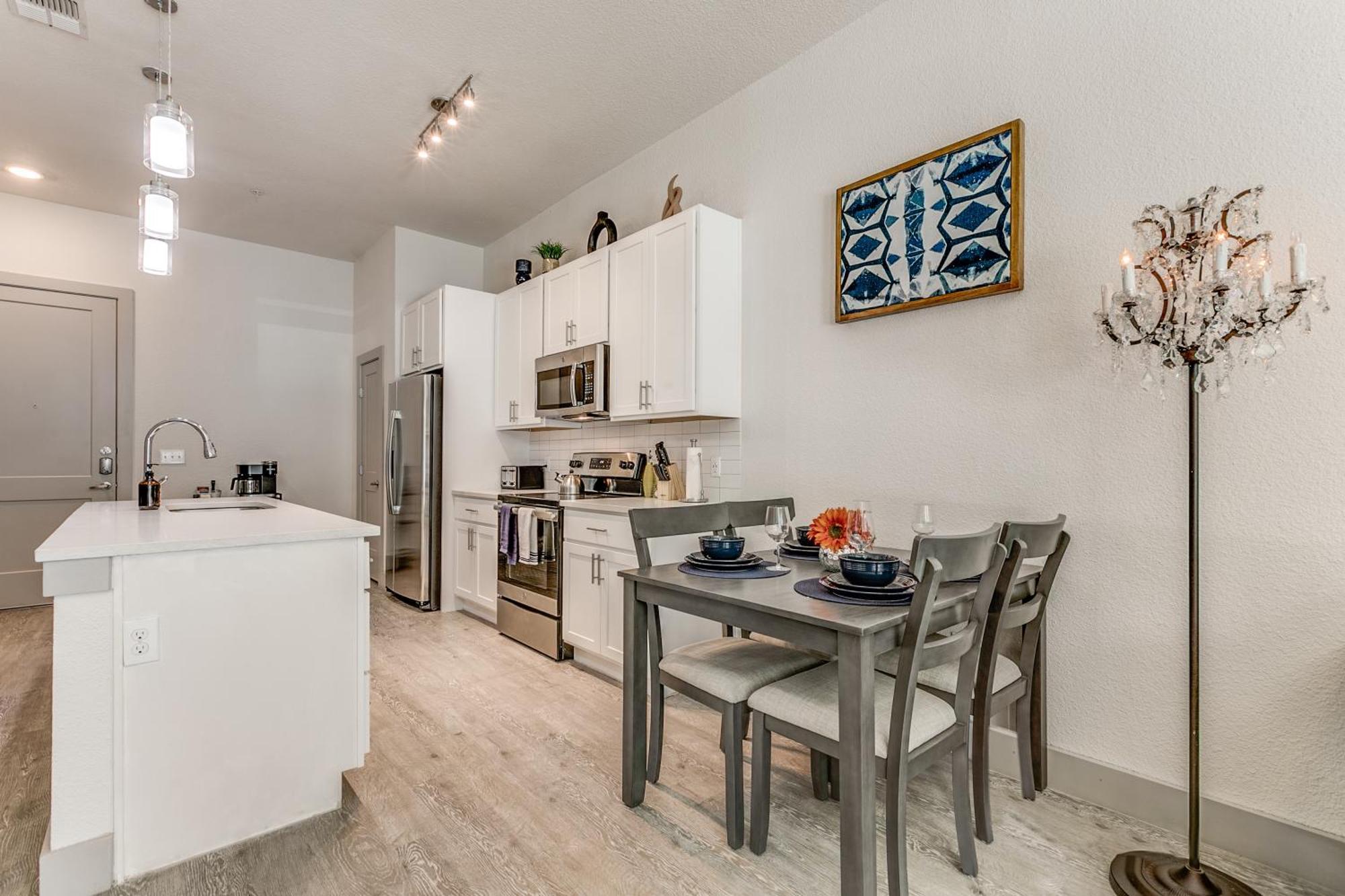 Lush Downtown Condo On Riverwalk W King Ste, Free Parking, Pet Friendly, Centrally Located On Riverwalk San Antonio Exteriör bild
