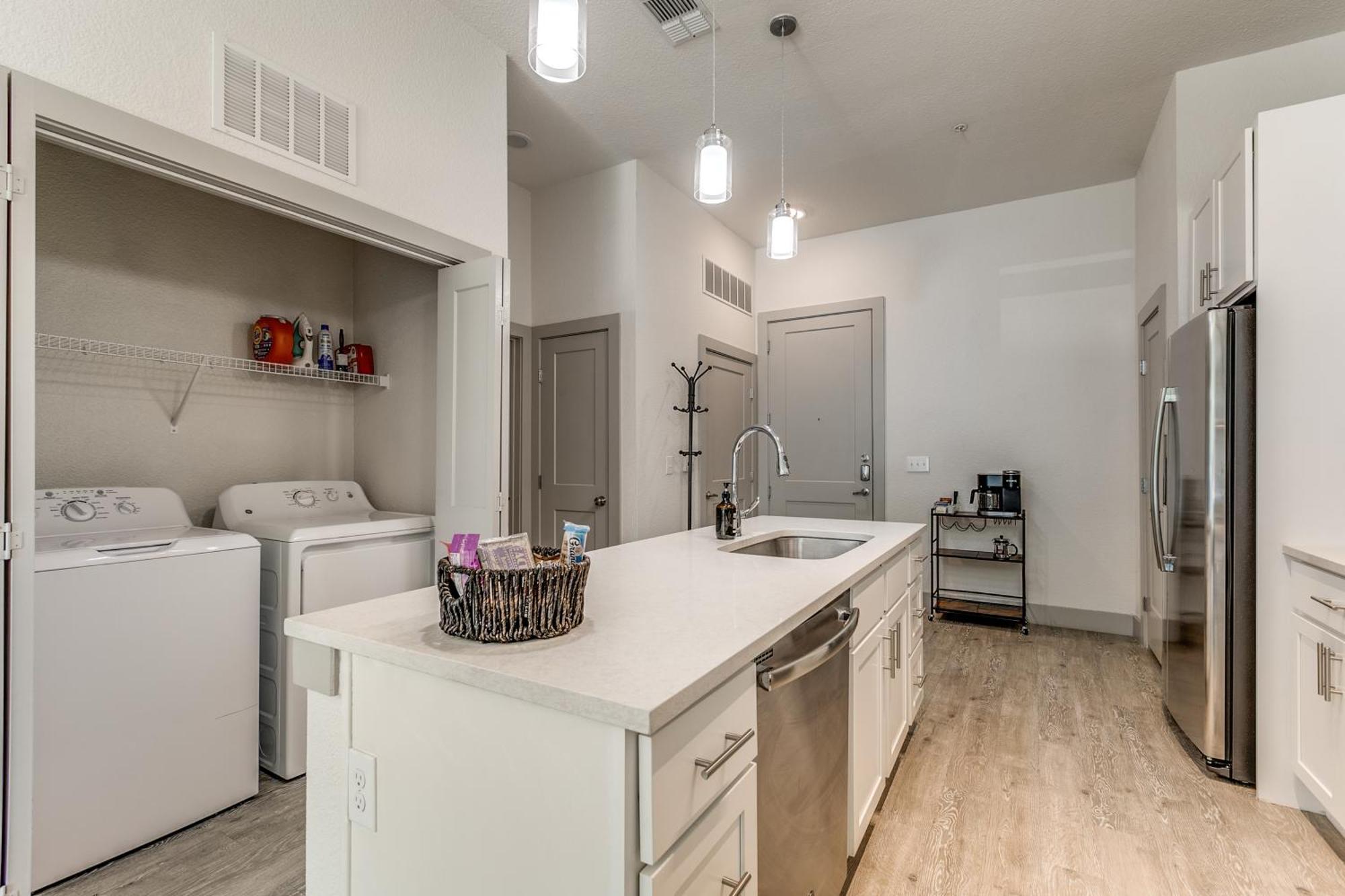 Lush Downtown Condo On Riverwalk W King Ste, Free Parking, Pet Friendly, Centrally Located On Riverwalk San Antonio Exteriör bild